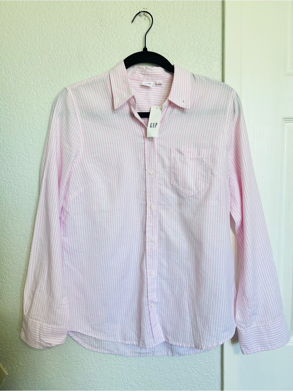 GAP Boyfriend Fitted Pink Stripes Button Down Shirt NWT - Picture 2 of 9